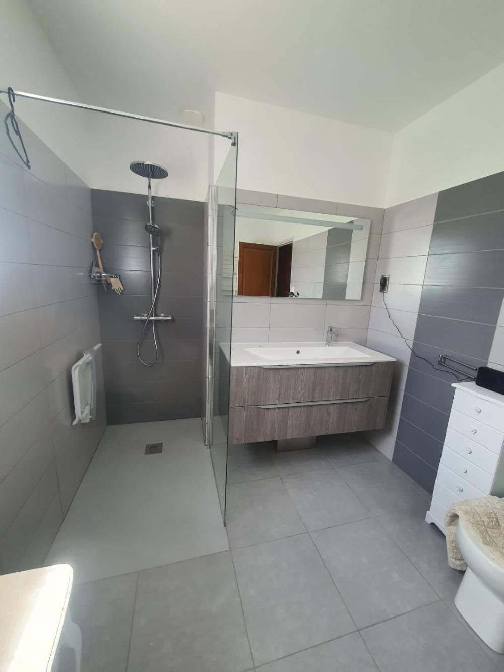 jean-vallee-salle-bain-grise